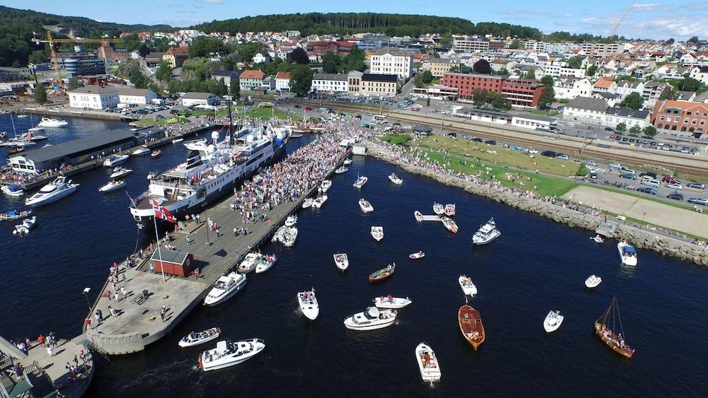 Quality Hotel Grand Larvik Exterior foto